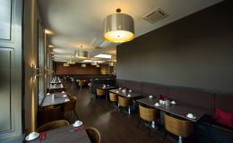 Frühstücksraum (ehem. Turnhalle)