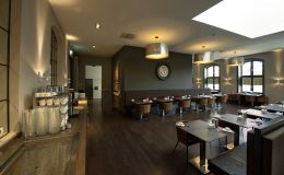 Frühstücksraum (ehem. Turnhalle)