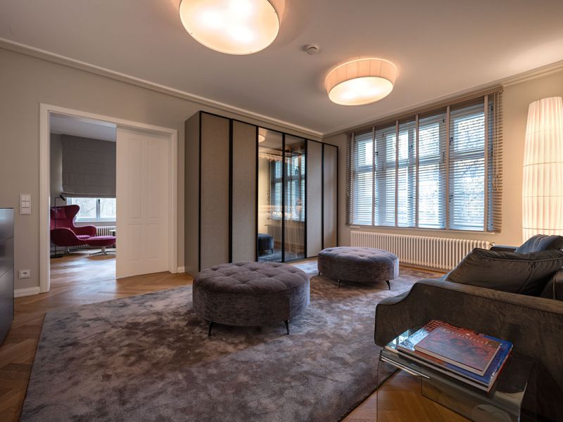 W+P Helmut Warnstedt Innenarchitekt - Altbauvilla am Griebnitzsee/Potsdam - Ankleidezimmer OG/Blick ins Schlafzimmer