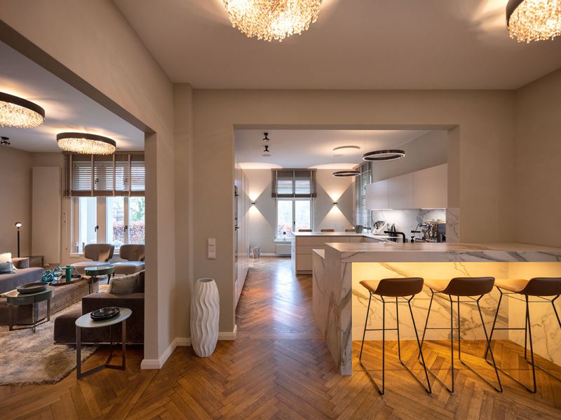 W+P Helmut Warnstedt Innenarchitekt - Altbauvilla am Griebnitzsee/Potsdam - Wohnbereich/Weinbar/Küche