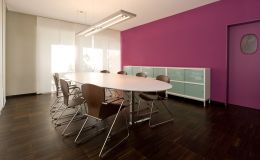 Mitarbeiter-Konferenzraum im Erdgeschoss