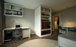 Multifunktionsschrank für Kleidung, TV und Bücher / Schreibtischecke