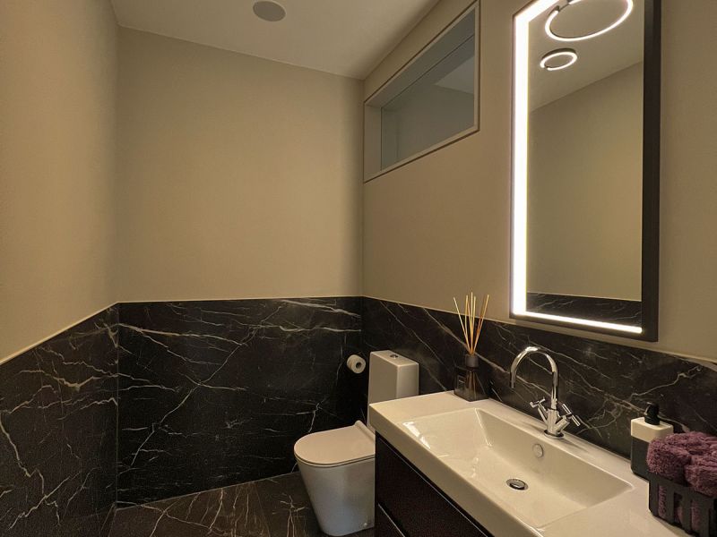 W+P Helmut Warnstedt Innenarchitekt - Altbauvilla am Griebnitzsee/Potsdam - Gäste WC