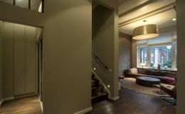 Cube-Detail mit Aufgang zum Obergeschoss